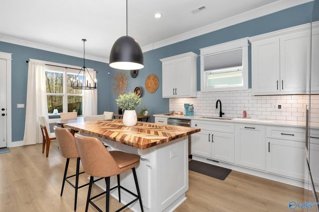 6202 Pembrook Pond Place SE, Owens Cross Roads, AL 35763