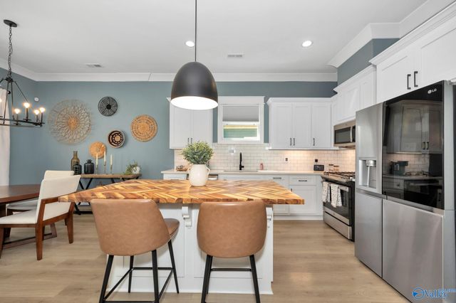 6202 Pembrook Pond Place SE, Owens Cross Roads, AL 35763