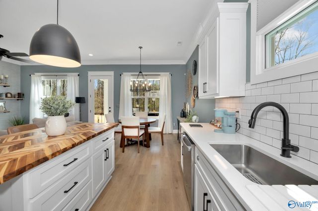 6202 Pembrook Pond Place SE, Owens Cross Roads, AL 35763