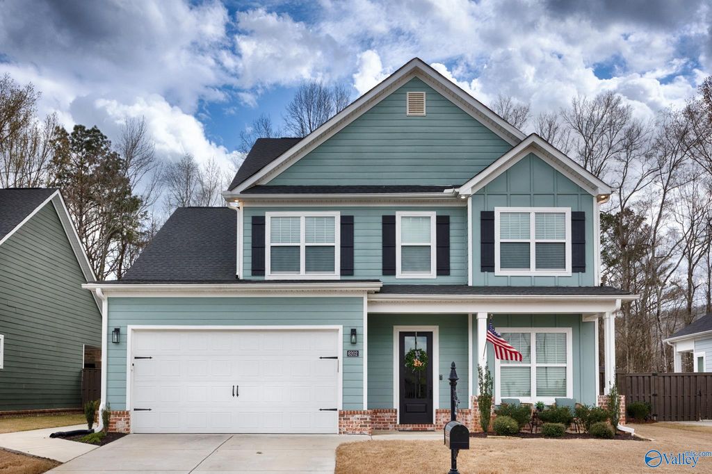 6202 Pembrook Pond Place SE, Owens Cross Roads, AL 35763