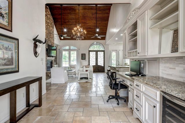 1324 Bingle Road, Spring Valley Village, TX 77055