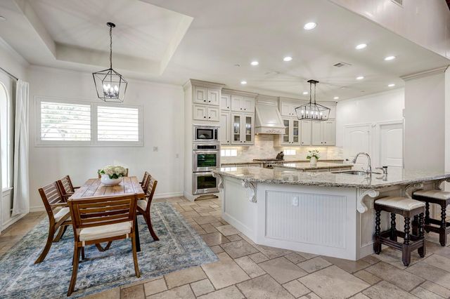 1324 Bingle Road, Spring Valley Village, TX 77055