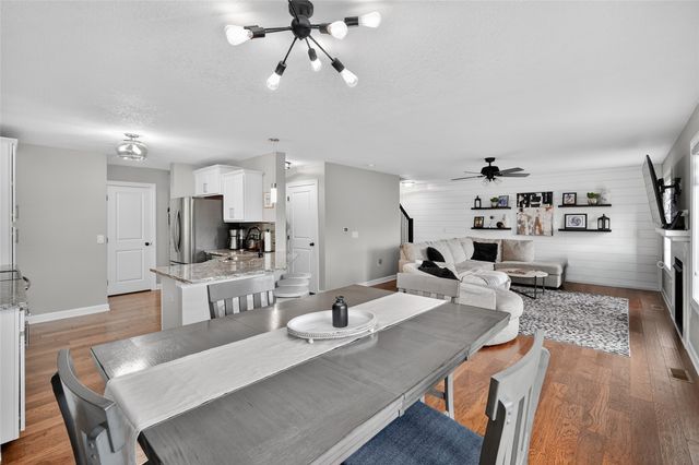 6510 Sunlight Drive, Pleasant Hill, IA 50327