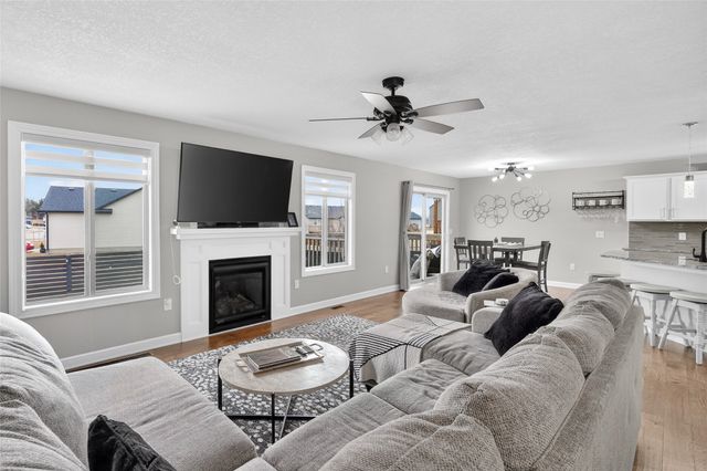 6510 Sunlight Drive, Pleasant Hill, IA 50327