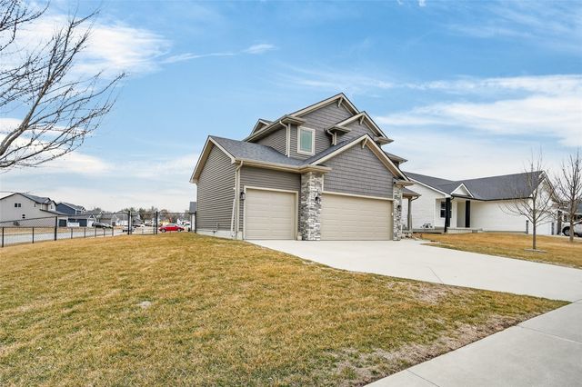 6510 Sunlight Drive, Pleasant Hill, IA 50327
