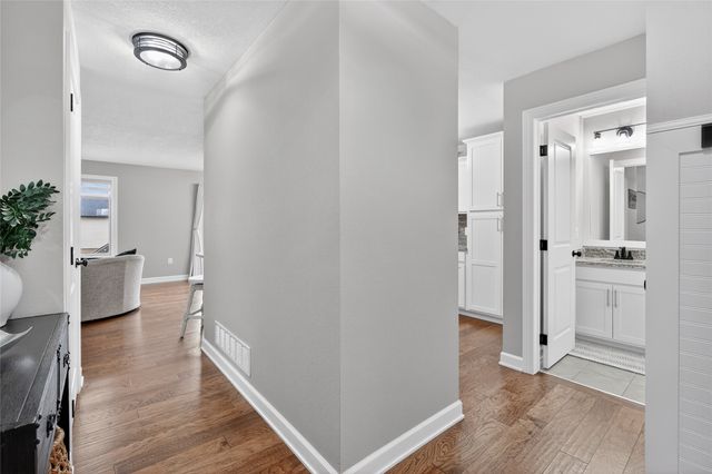 6510 Sunlight Drive, Pleasant Hill, IA 50327