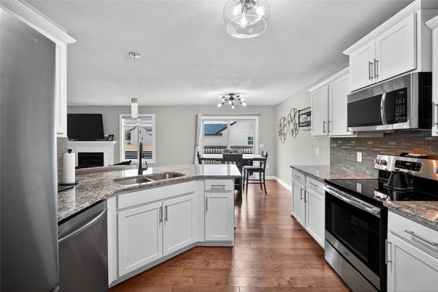 6510 Sunlight Drive, Pleasant Hill, IA 50327