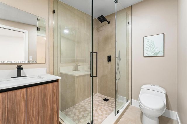 7731 Farragut St, Hollywood, FL 33024