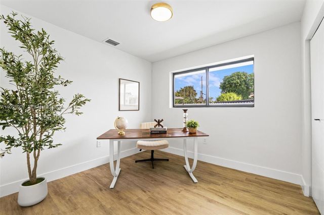 7731 Farragut St, Hollywood, FL 33024