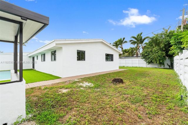 7731 Farragut St, Hollywood, FL 33024