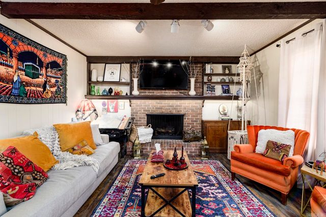 1215 Old Charter Court, Little Rock, AR 72211