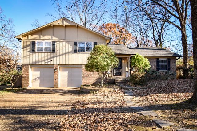 1215 Old Charter Court, Little Rock, AR 72211