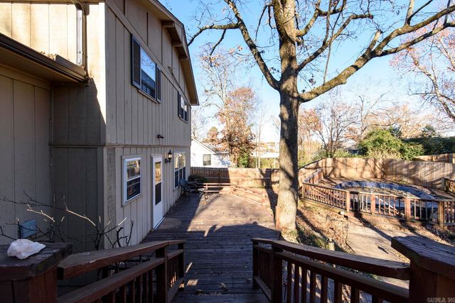 1215 Old Charter Court, Little Rock, AR 72211