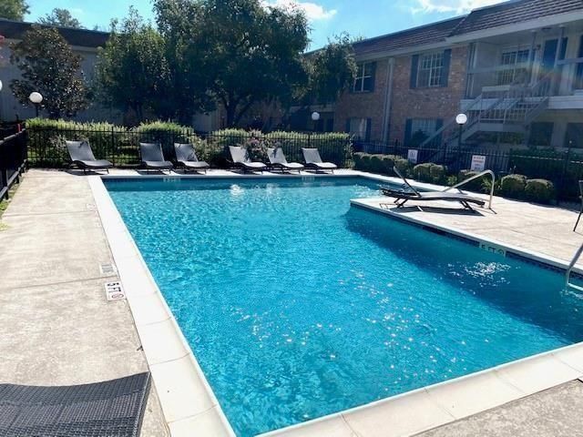 2350 Bering Drive 8, Houston, TX 77057