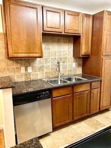 2350 Bering Drive 8, Houston, TX 77057