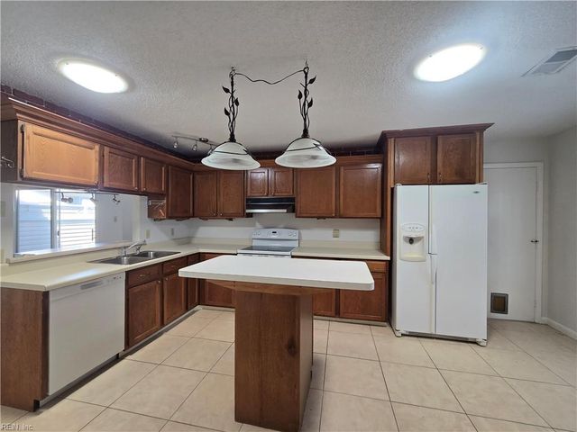 4237 Smokey Lake DR, Virginia Beach, VA 23462