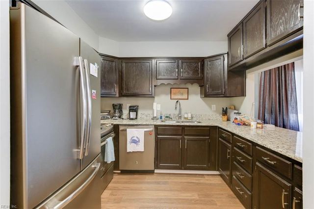 1874 E Ocean View Ave Apt A, Norfolk, VA 23503