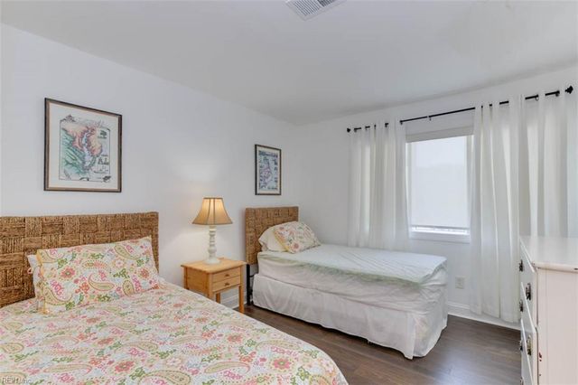 1874 E Ocean View Ave Apt A, Norfolk, VA 23503