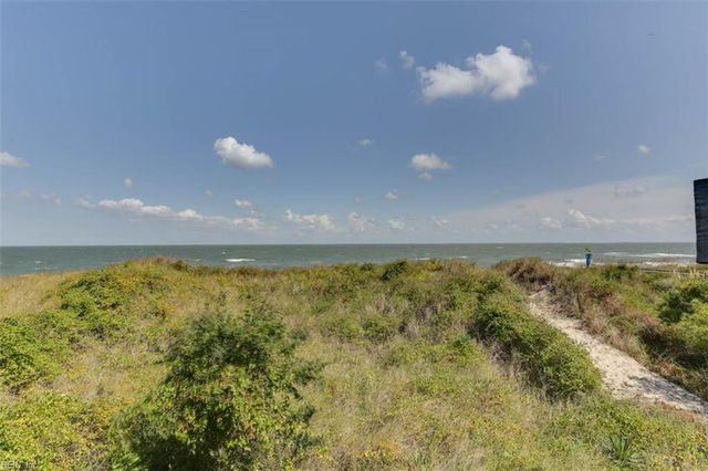 1874 E Ocean View Ave Apt A, Norfolk, VA 23503