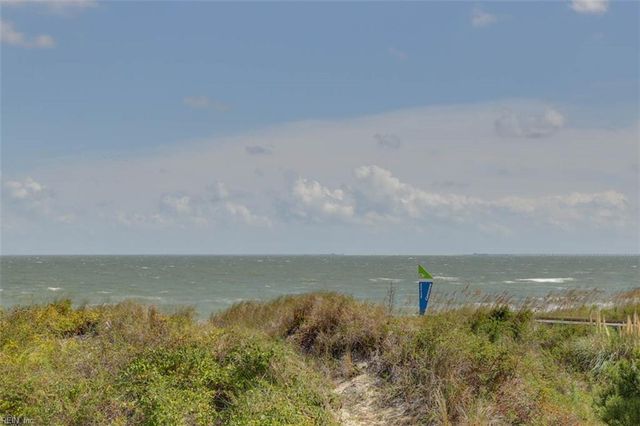 1874 E Ocean View Ave Apt A, Norfolk, VA 23503