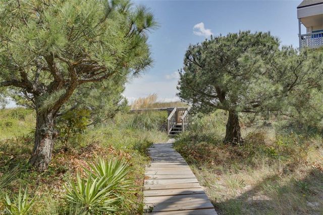 1874 E Ocean View Ave Apt A, Norfolk, VA 23503