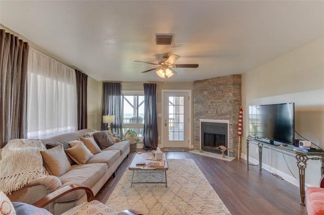 1874 E Ocean View Ave Apt A, Norfolk, VA 23503