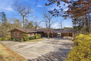 231 Lakeside Drive, Walhalla, SC 29691