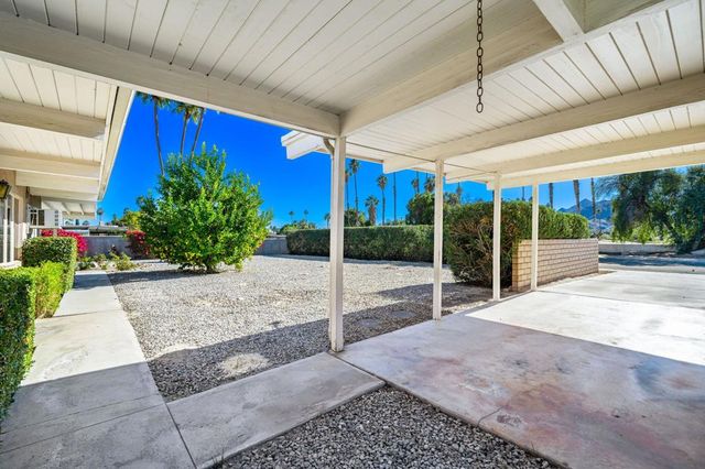 694 S Canon Drive, Palm Springs, CA 92264