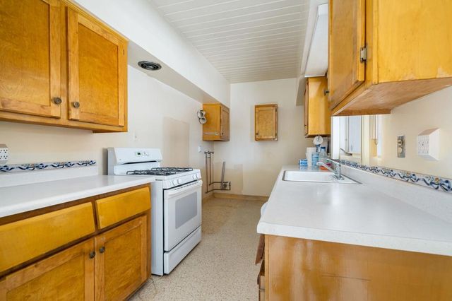 694 S Canon Drive, Palm Springs, CA 92264