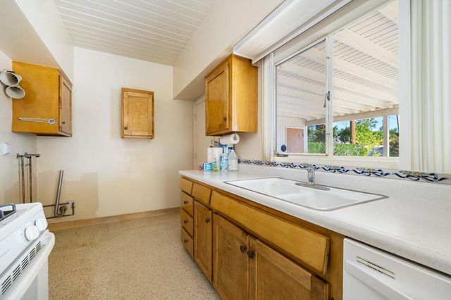 694 S Canon Drive, Palm Springs, CA 92264