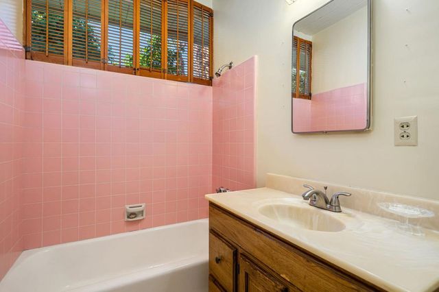 694 S Canon Drive, Palm Springs, CA 92264