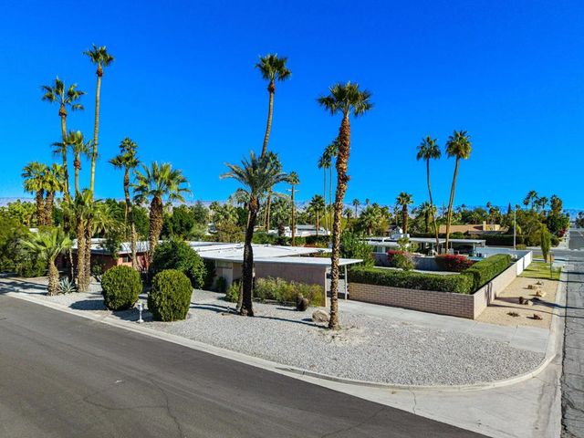 694 S Canon Drive, Palm Springs, CA 92264