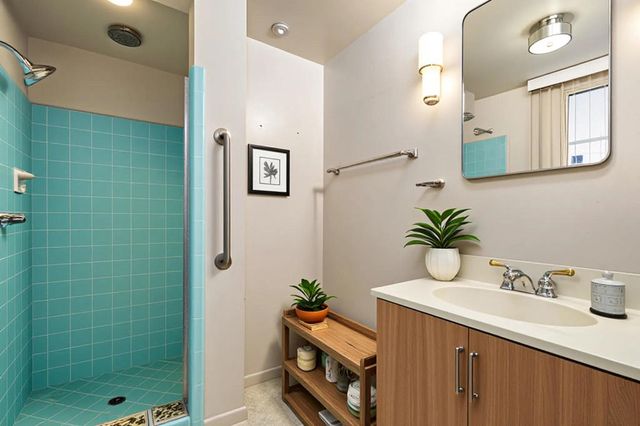 694 S Canon Drive, Palm Springs, CA 92264