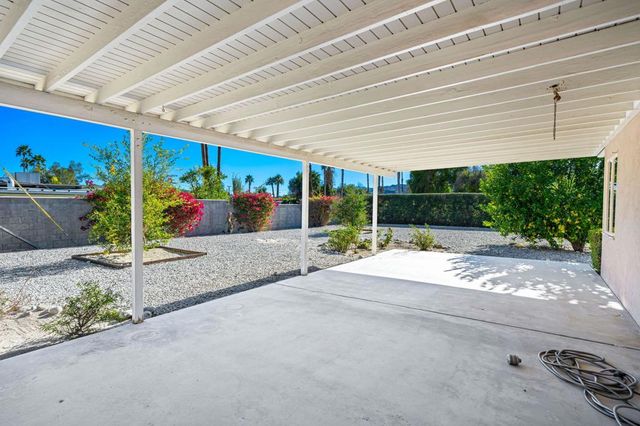 694 S Canon Drive, Palm Springs, CA 92264