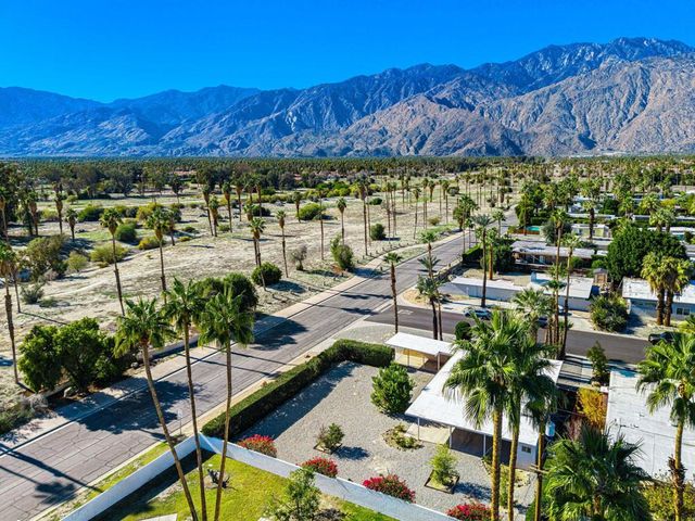 694 S Canon Drive, Palm Springs, CA 92264