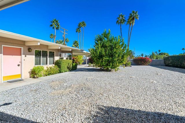 694 S Canon Drive, Palm Springs, CA 92264