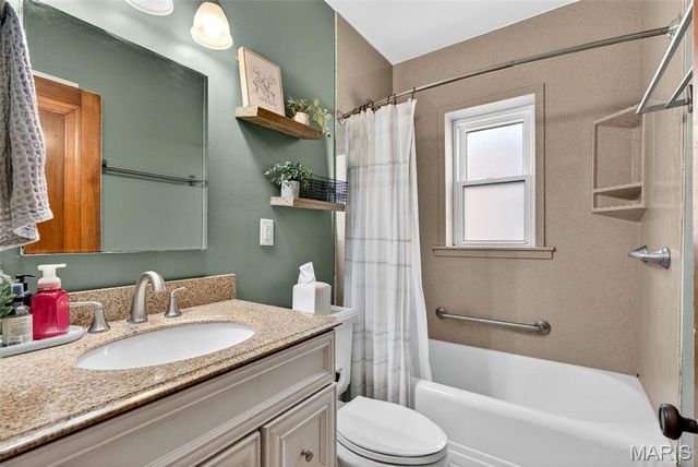 5722 Murdoch Avenue, St Louis, MO 63109