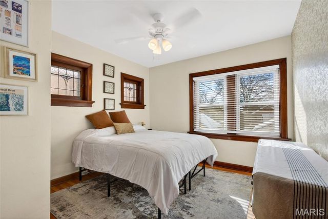 5722 Murdoch Avenue, St Louis, MO 63109