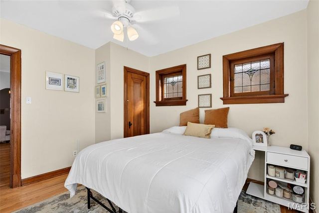 5722 Murdoch Avenue, St Louis, MO 63109