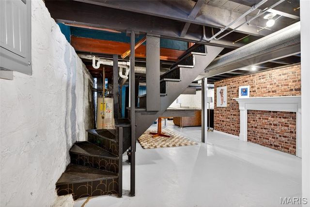 5722 Murdoch Avenue, St Louis, MO 63109