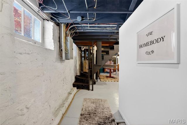 5722 Murdoch Avenue, St Louis, MO 63109