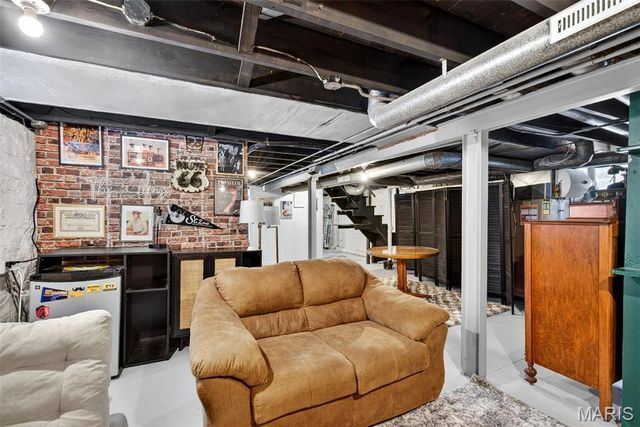 5722 Murdoch Avenue, St Louis, MO 63109