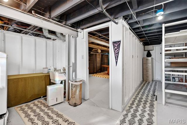 5722 Murdoch Avenue, St Louis, MO 63109