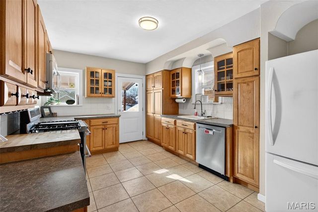 5722 Murdoch Avenue, St Louis, MO 63109