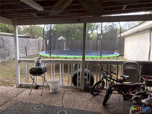 2406 Bon Aire Avenue, Victoria, TX 77901