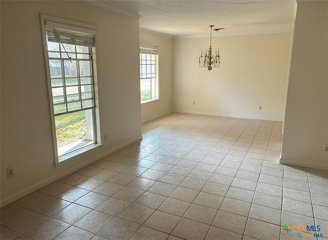 2406 Bon Aire Avenue, Victoria, TX 77901