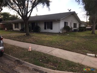 2406 Bon Aire Avenue, Victoria, TX 77901