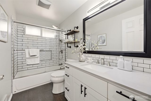 15814 Larch Way, Lynnwood, WA 98087