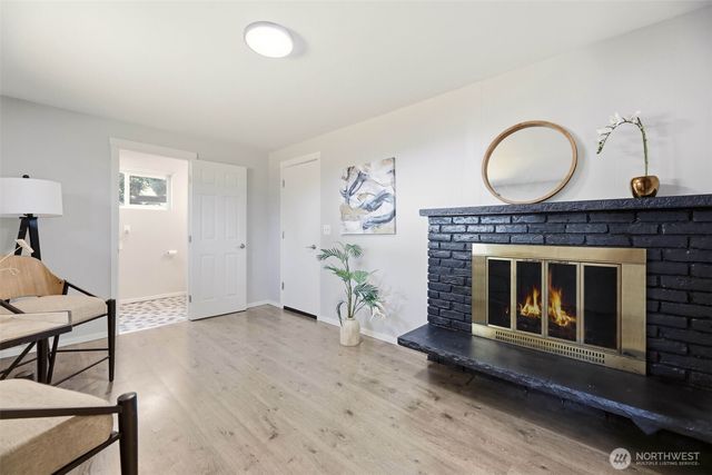 15814 Larch Way, Lynnwood, WA 98087