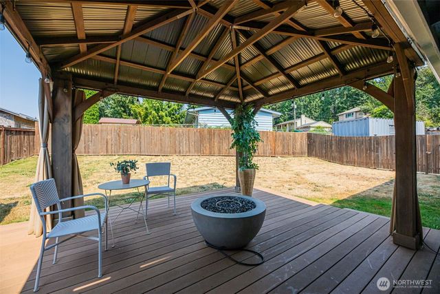 15814 Larch Way, Lynnwood, WA 98087